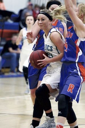 Lyle-Pacelli’s Brooke Walter drives to the hoop at Randolph Friday. Photo Provided by Faye Bollingberg